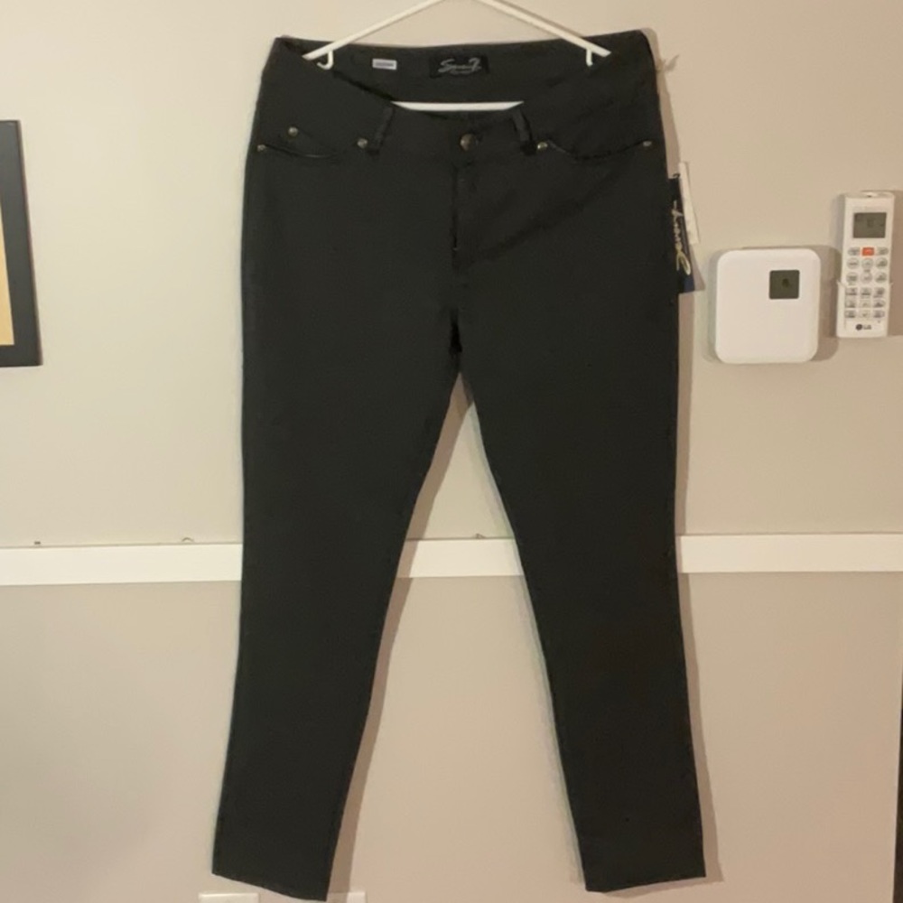 Seven brand dress pant new with tags